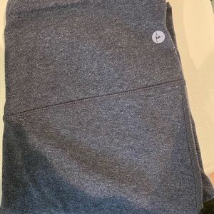 (NEVER WORN) 90 degree gray leggings